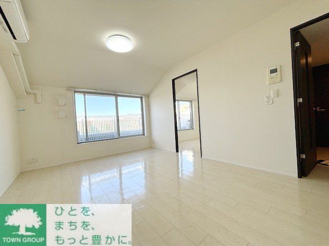 コンフォリア駒場の居間写真