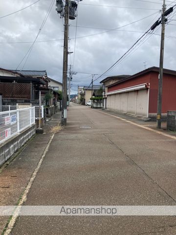 その他　前面道路（その他）まで0m