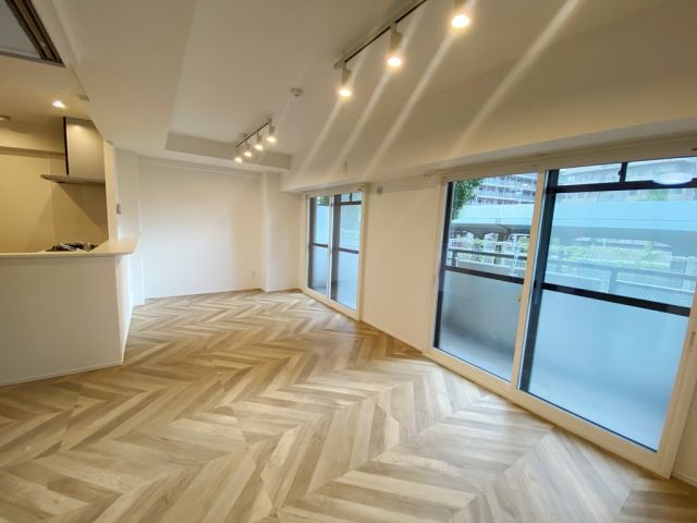 北大阪急行 緑地公園駅 徒歩6分 11階建 築30年の居間写真