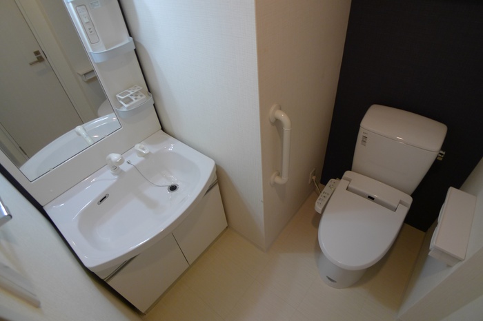 阪急京都線 西京極駅 徒歩2分 7階建 築16年のトイレ写真
