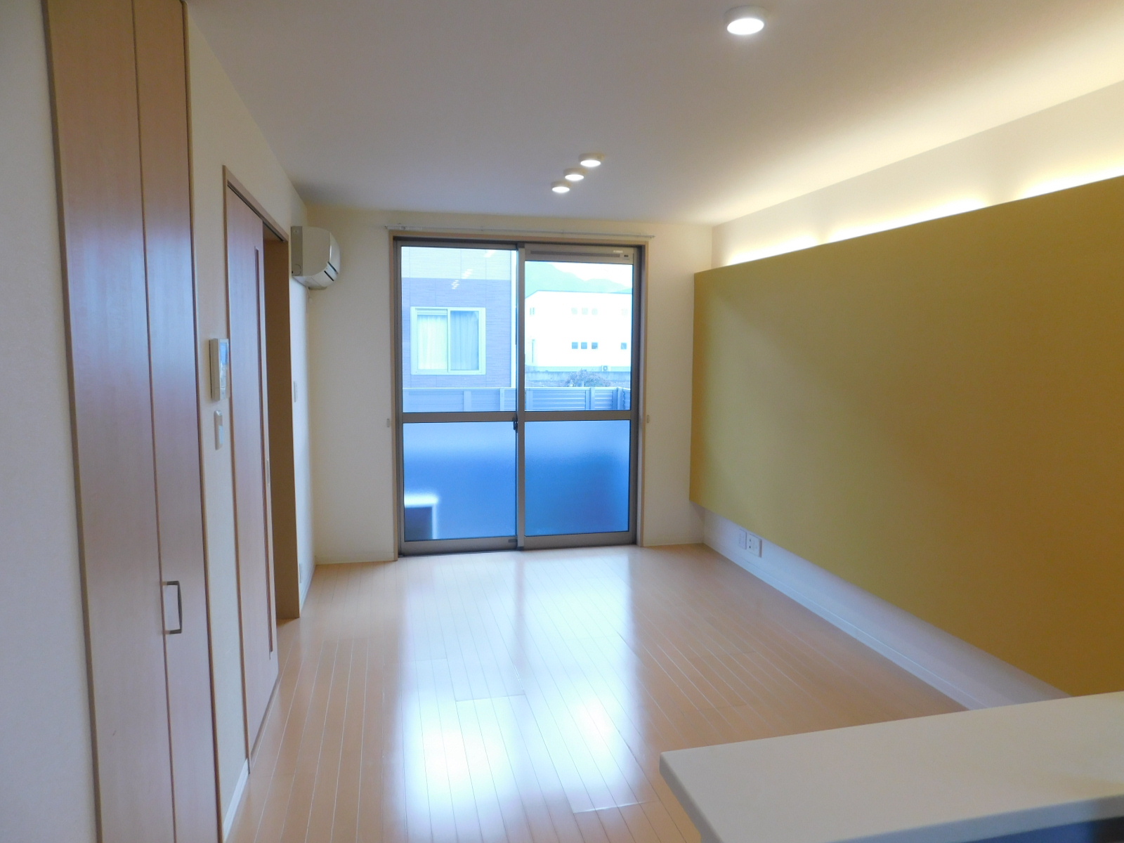 ＪＲ予讃線 伊予西条駅 徒歩19分 2階建 築13年の居間写真
