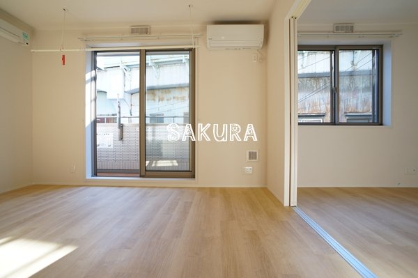 居室・リビング　開放感のあるゆったりとしたお部屋です♪