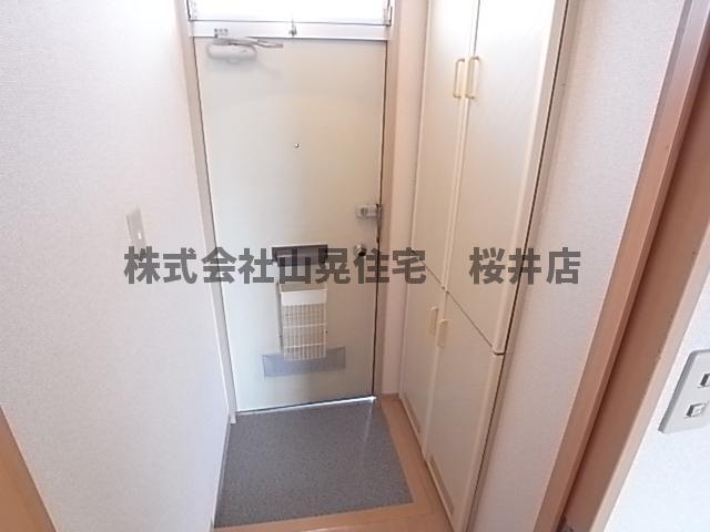 近鉄大阪線 耳成駅 徒歩7分 2階建 築38年の玄関写真