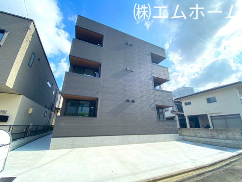 建物外観　デザイナーズ　オートロック付