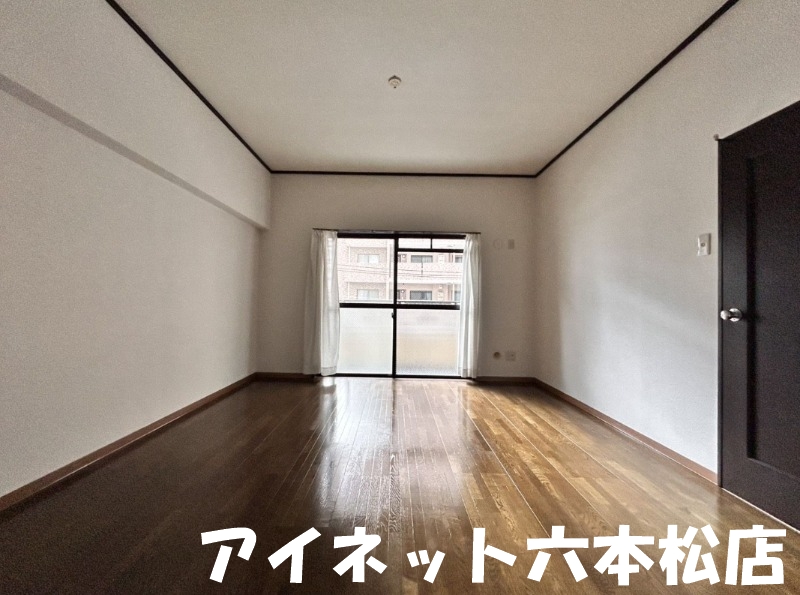 その他部屋・スペース　こちら寝室にいかがでしょうか。