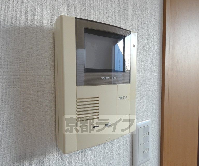 セキュリティ　モニター付きインターホンです。