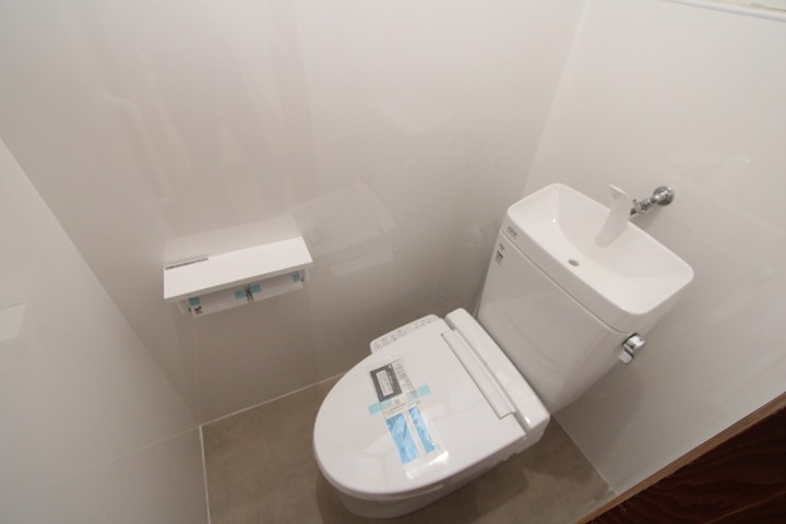 山之上北町3-7 貸家のトイレ写真