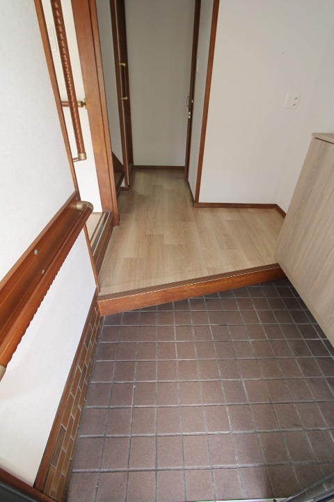 山之上北町3-7 貸家の玄関写真