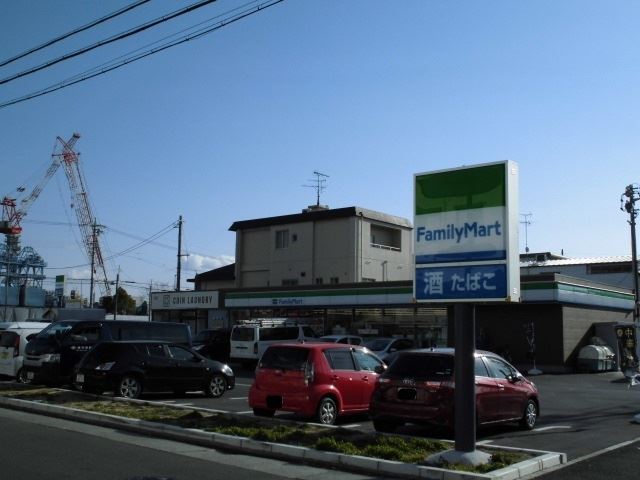 コンビニ　ファミリーマート（コンビニ）まで290m