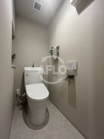 地下鉄御堂筋線 西中島南方駅 徒歩5分 10階建 築1年のトイレ写真