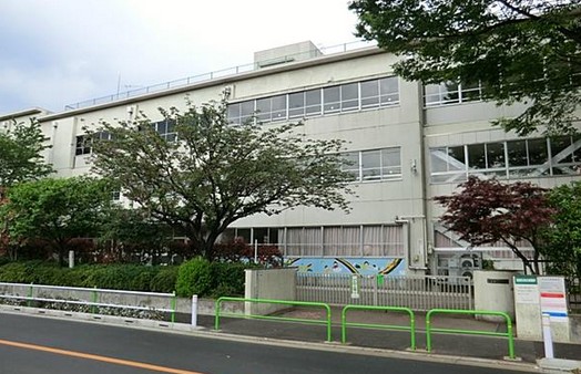 小学校　板橋区立 高島第六小学校（小学校）まで371m
