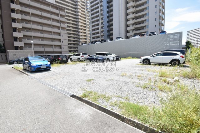 駐車場　敷地内駐車場