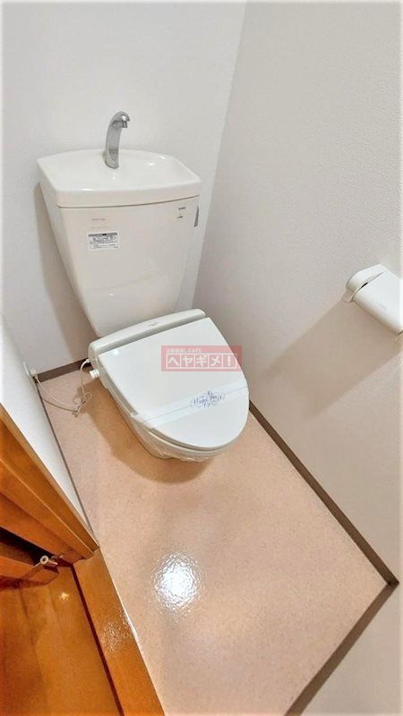 トイレ　反転タイプの参考写真／同建物参考写真