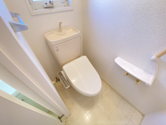トイレ　※別号室の写真です