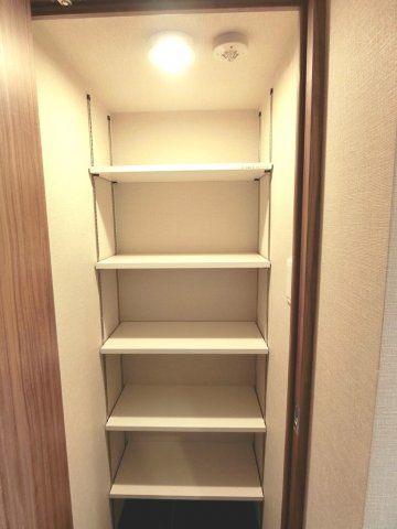 収納　写真は同タイプ住居です。