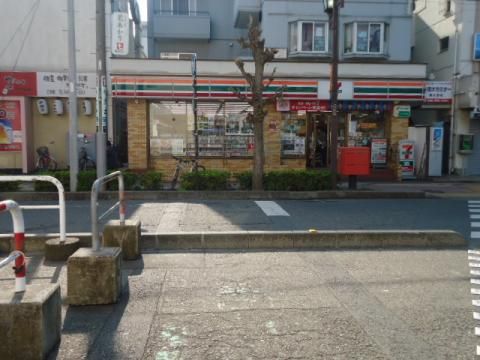 コンビニ　セブンイレブンさいたま東大宮駅西口店（コンビニ）まで795m