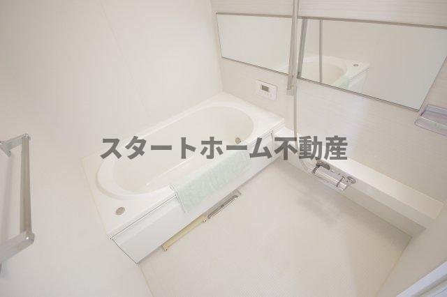 バス・シャワールーム　落ち着いた空間のお風呂です