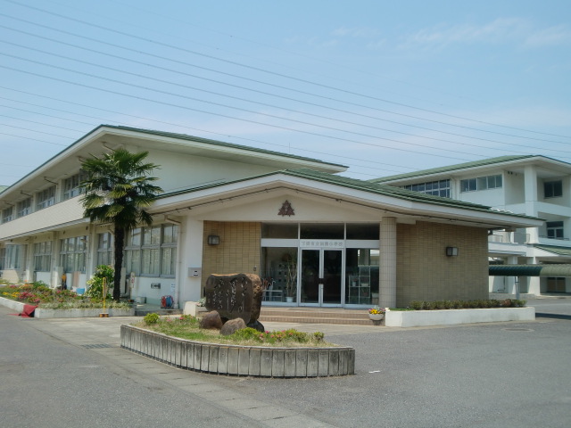 小学校　祇園小学校（小学校）まで912m