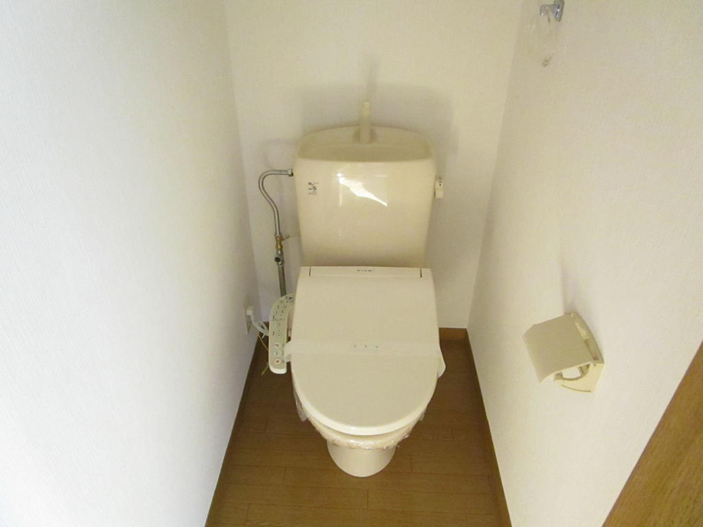 トイレ　ウォシュレット付きです！