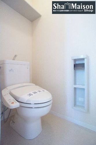 トイレ　老若男女に人気の必須アイテム、温水洗浄暖房便座