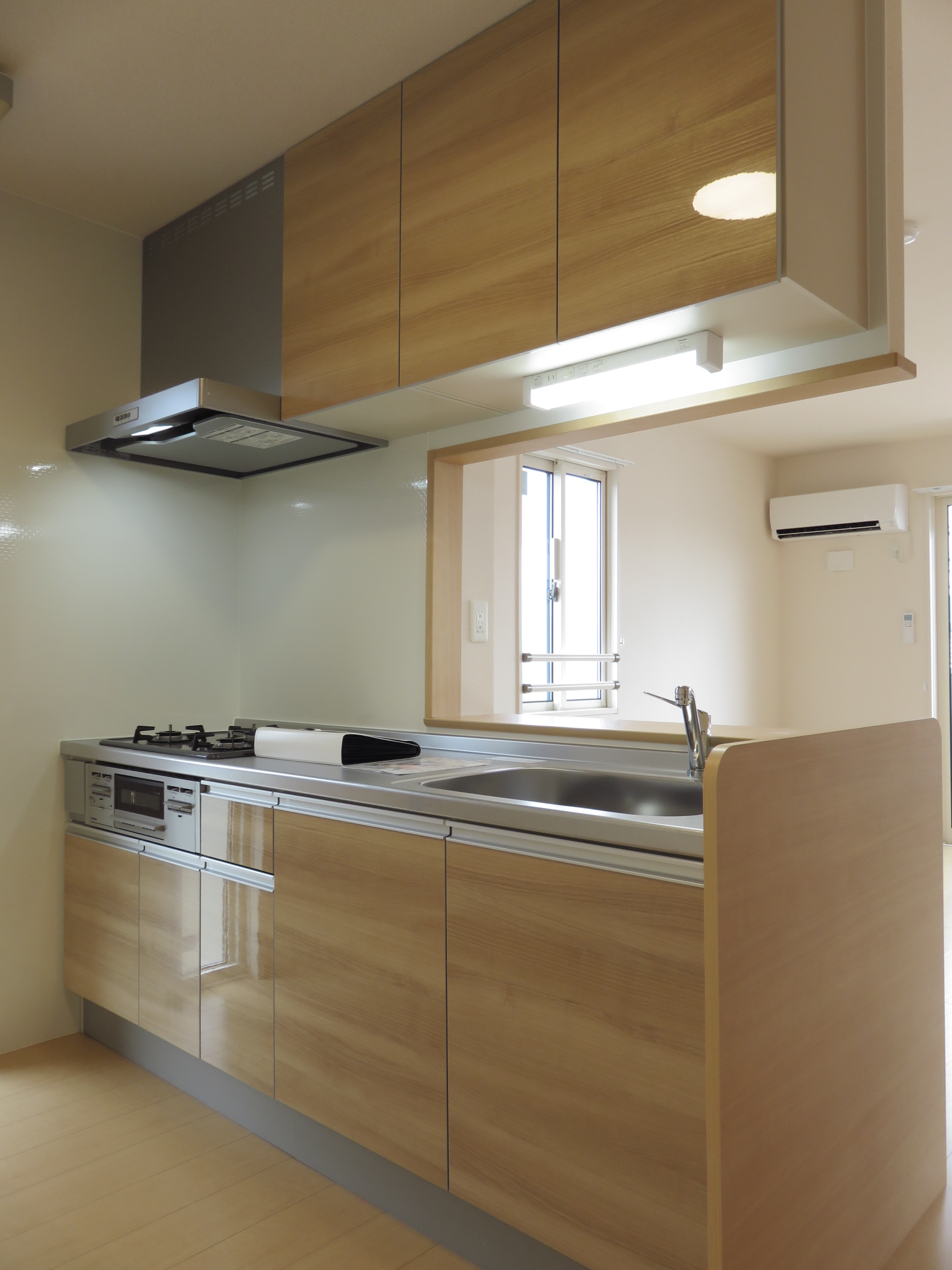 キッチン　3口ガスシステムキッチン