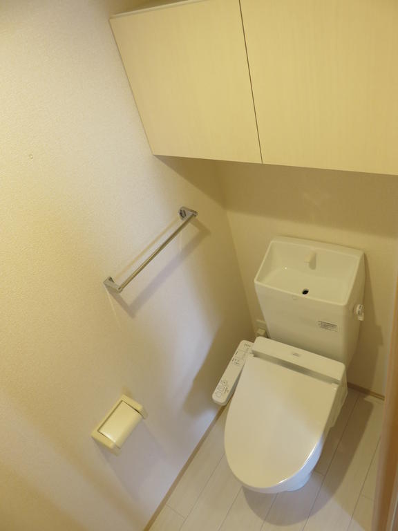 トイレ　温水洗浄便座