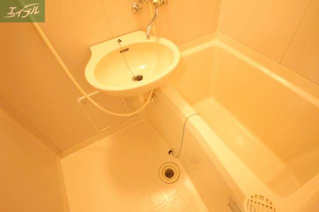 バス・シャワールーム　バスルーム