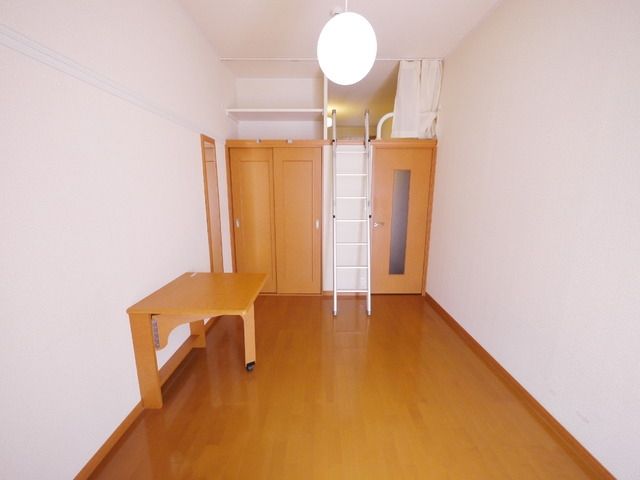 居室・リビング　★ロフト付きでゆったりとしたお部屋です★