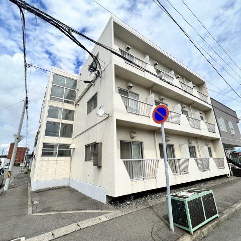 【コーポあなやまの建物外観】