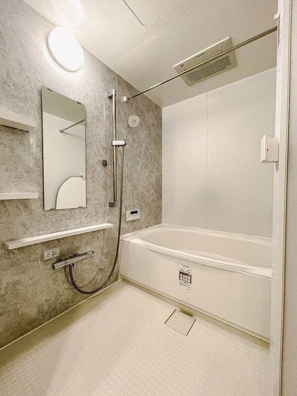 バス・シャワールーム　バス