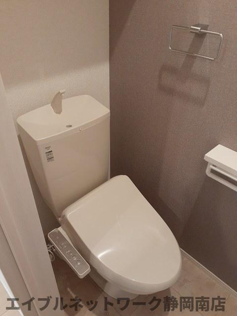 トイレ　落ち着いたトイレです