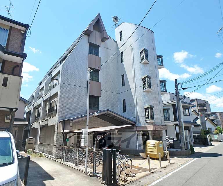 京都市西京区桂徳大寺北町のマンションの建物外観