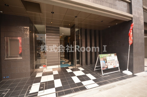 エントランス　ゆとりのあるエントランスです