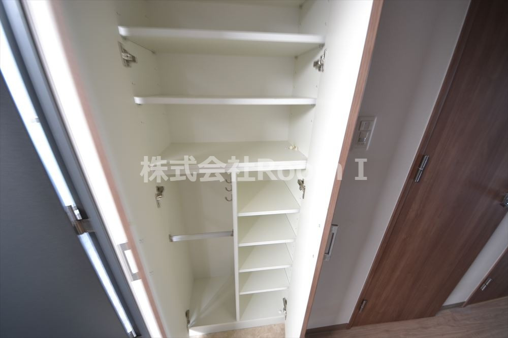 玄関　収納豊富です