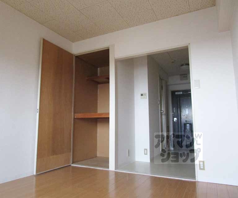 居室・リビング　５０２号室の写真です。