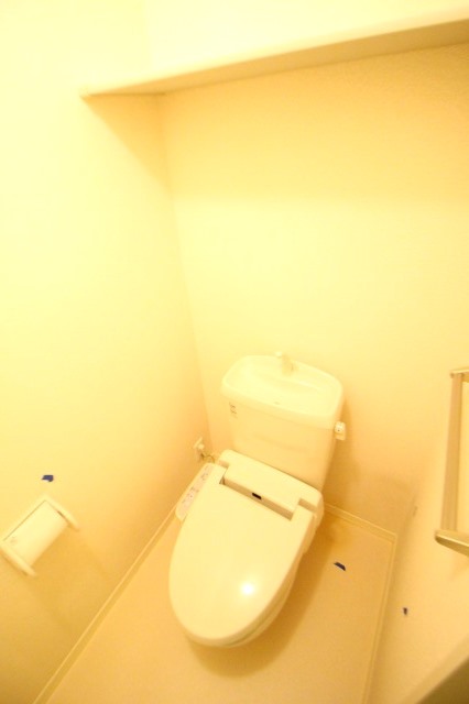 トイレ　※同建物の別号室です。ご参照下さい。
