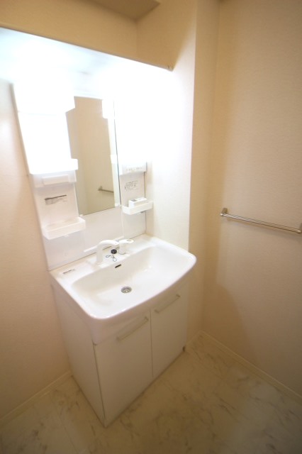 洗面設備　※同建物の別号室です。ご参照下さい。