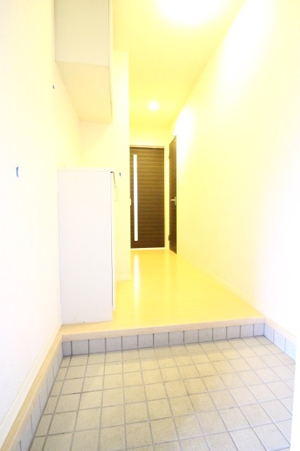 玄関　※同建物の別号室です。ご参照下さい。