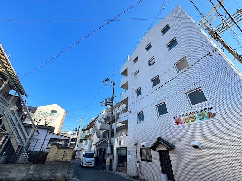 神戸市北区鈴蘭台東町のマンションの建物外観