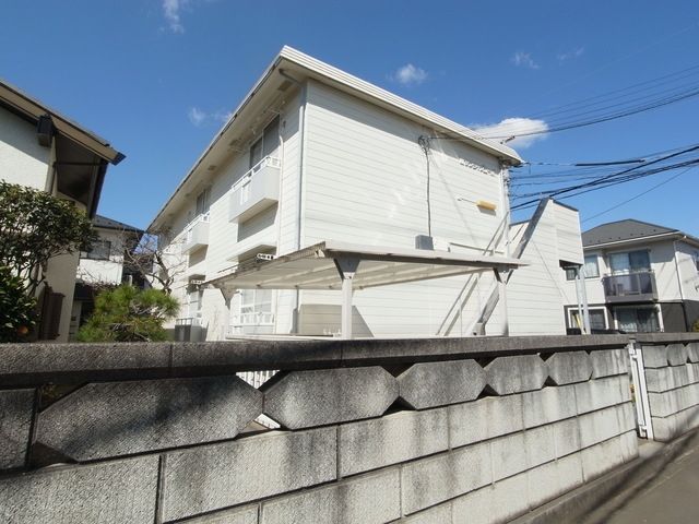 立川市幸町のアパートの建物外観