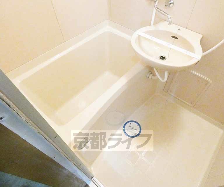 バス・シャワールーム　洗面所付きです。