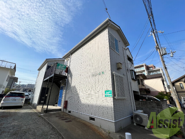 【神戸市須磨区村雨町のアパートの建物外観】