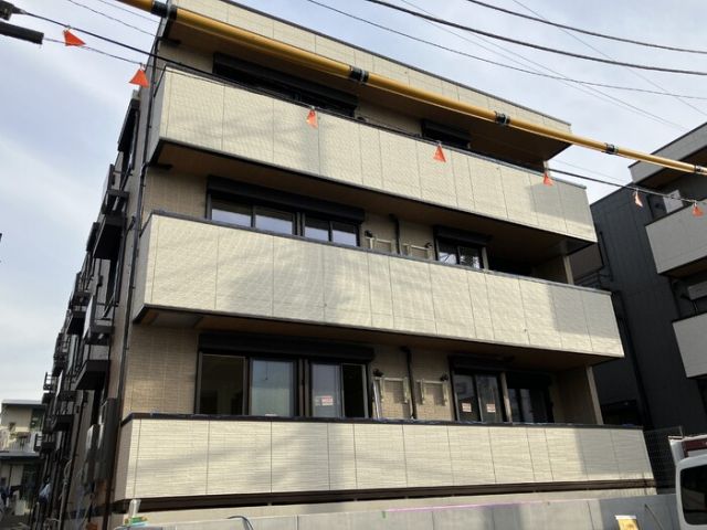 【横浜市港北区鳥山町のアパートの建物外観】