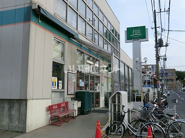 【横浜市港北区鳥山町のアパートのスーパー】