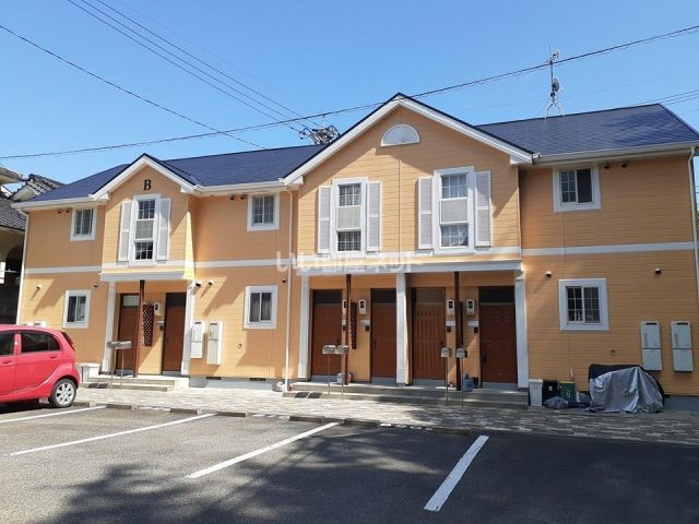 府中市用土町のアパートの建物外観