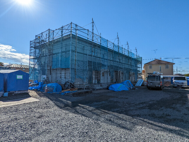 【小山市大字雨ケ谷新田のアパートの建物外観】