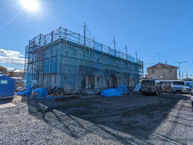 【小山市大字雨ケ谷新田のアパートの建物外観】