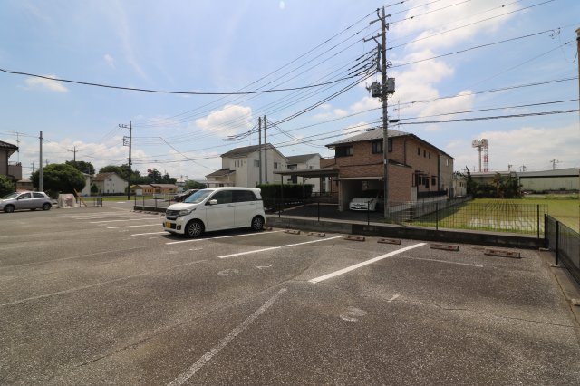 駐車場　2023年6月撮影。