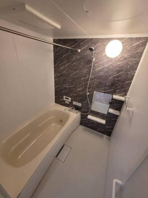 バス・シャワールーム　追い炊き機能付き