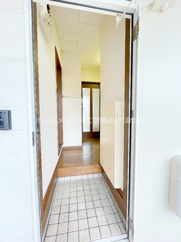 玄関　同型別部屋写真
